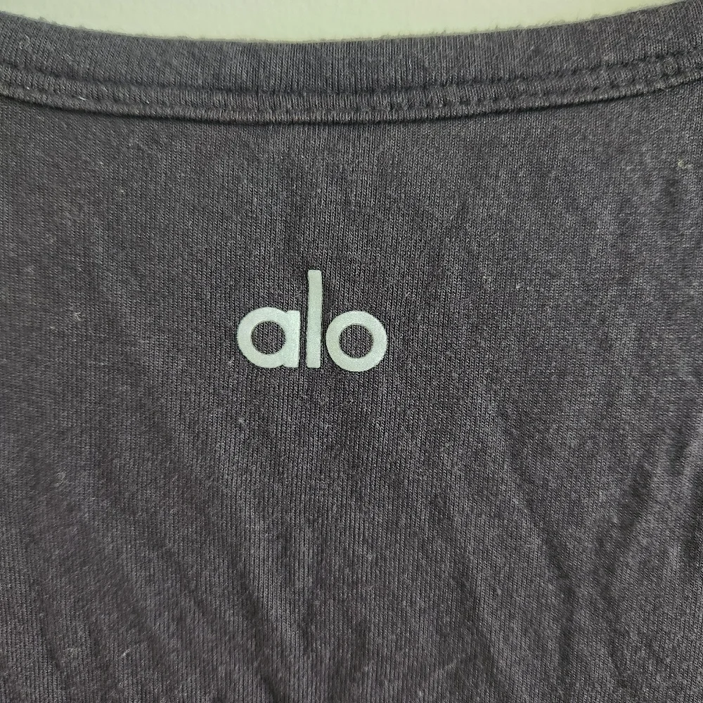Alo Yoga Twist Front Cover Tank - Picture 5 of 7